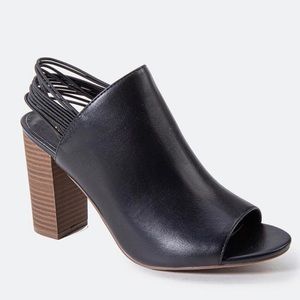 NWT Straps Heeled Sandals